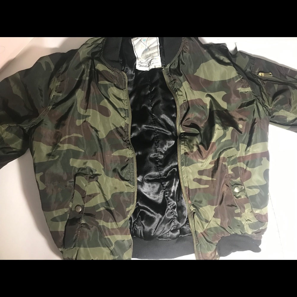 Camouflage bomber jacket (unisex)